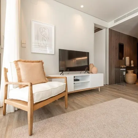 Guestready - 2br Apt Carlos I With Terrace And Gym Apartment Lisbon
