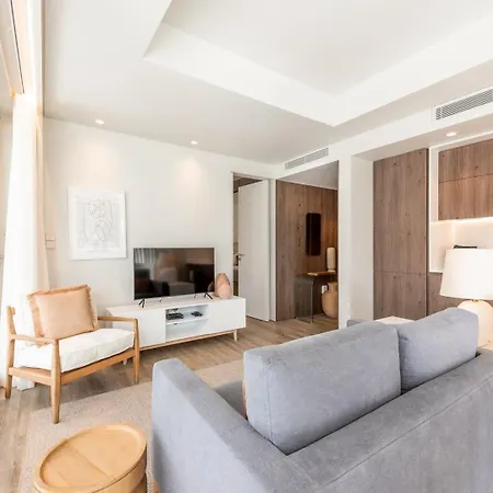 Guestready - 2br Apt Carlos I With Terrace And Gym * Lisbon