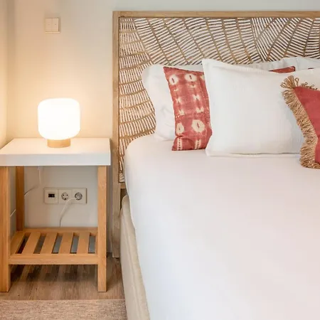 Guestready - 2br Apt Carlos I With Terrace And Gym Lisbon